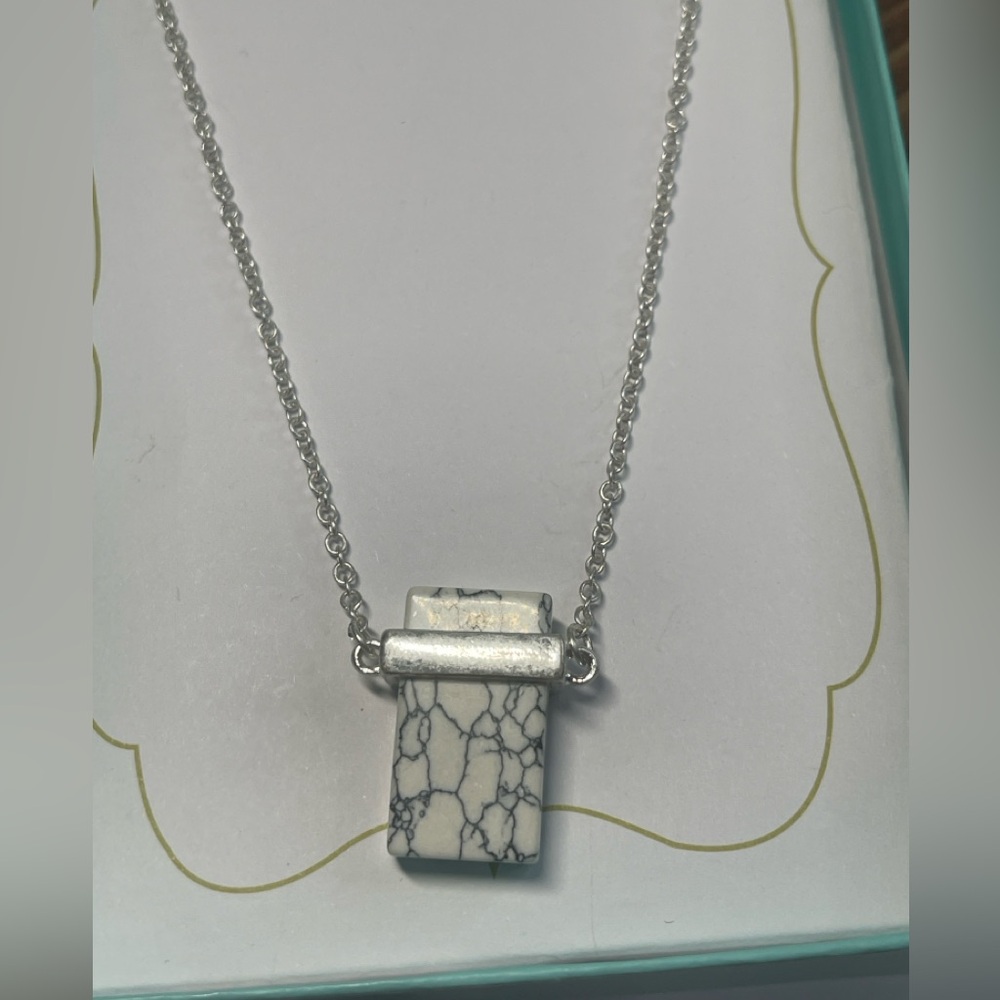 jBloom White Marble Stone Necklace Silver Tone 16–18” New in Box - Picture 2 of 2